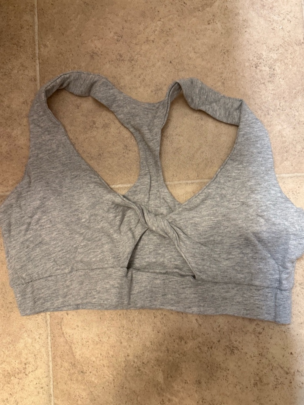 Cute Booty Lounge Keyhole Twist Sport Bra